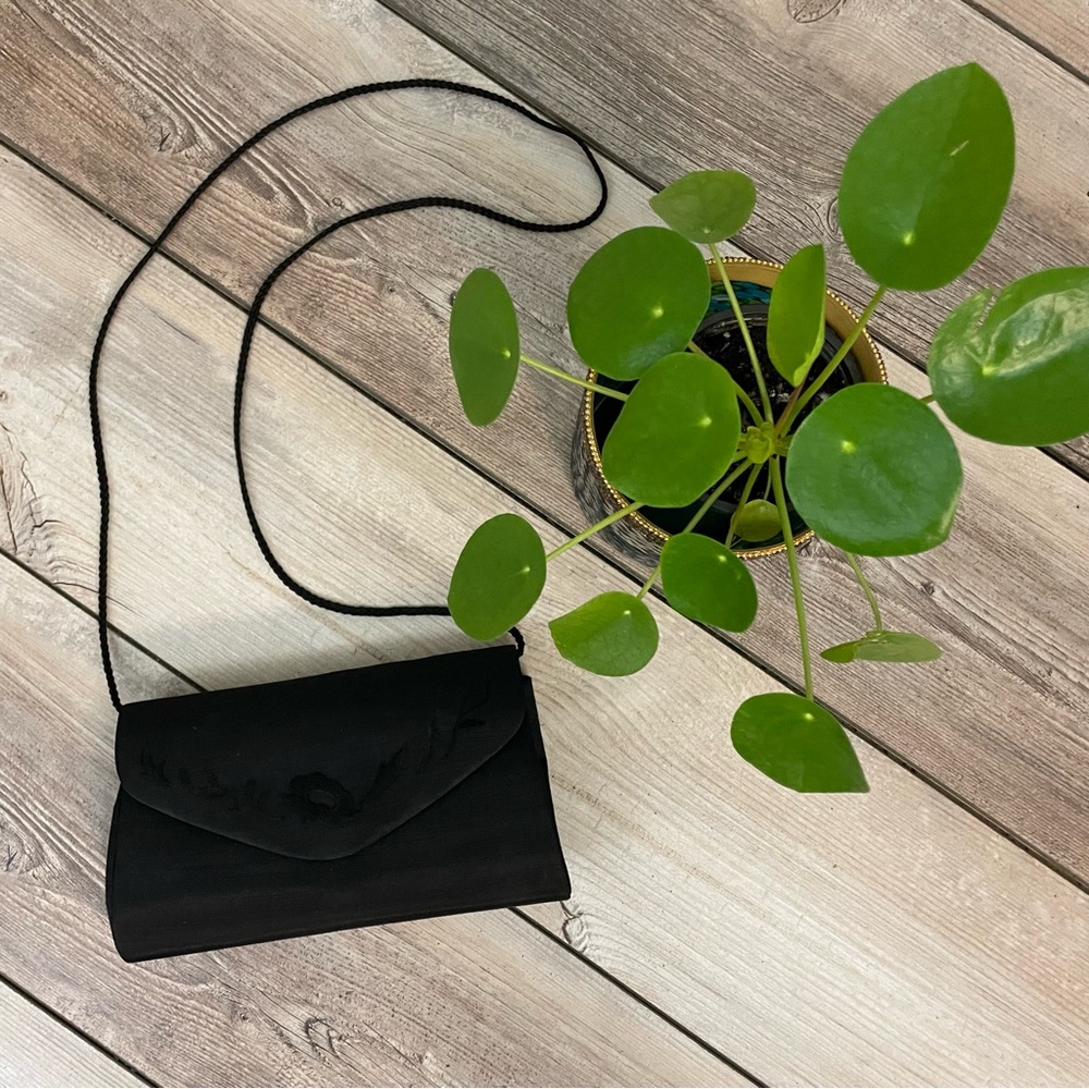 Vintage 80s 90s Embroidered Floral Black Shoulder Bag or Clutch